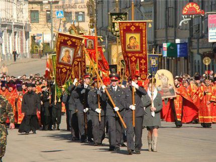 Сначала намечались торжества, потом аресты, потом решили совместить.