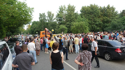 Попы захватывают парки и заповедники. Жители сопротивляются.
