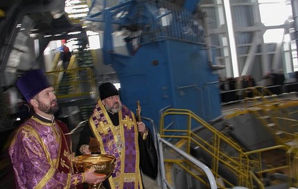 Сегодня отец Онуфрий освящал Бугатти Верон